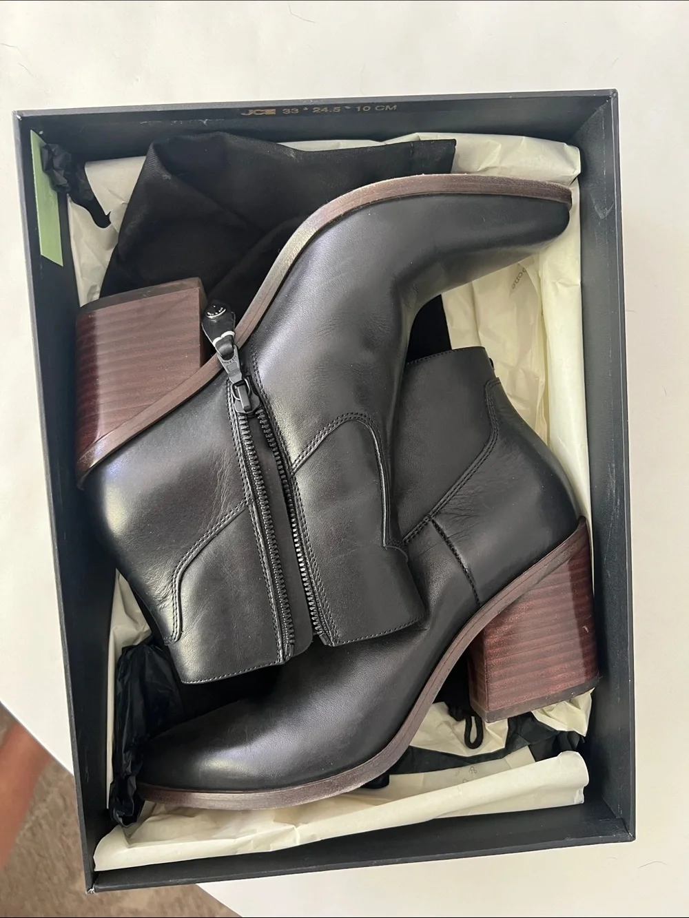 RAG AND BONE BLACK LEATHER RAZOR BOOTIES 7.5M